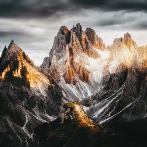 Mountain Landscapes - Captivating view of rugged mountain peaks illumi #28158788