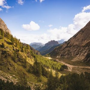 Mountain Landscapes - Explore the stunning alpine valley landscape wit #29277741