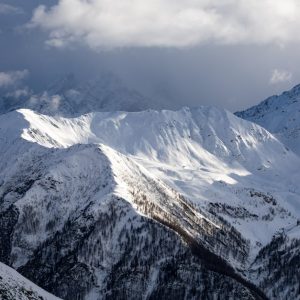 Snow Mountains - Beautiful snow-covered peaks in Korutany, Austri #36524916